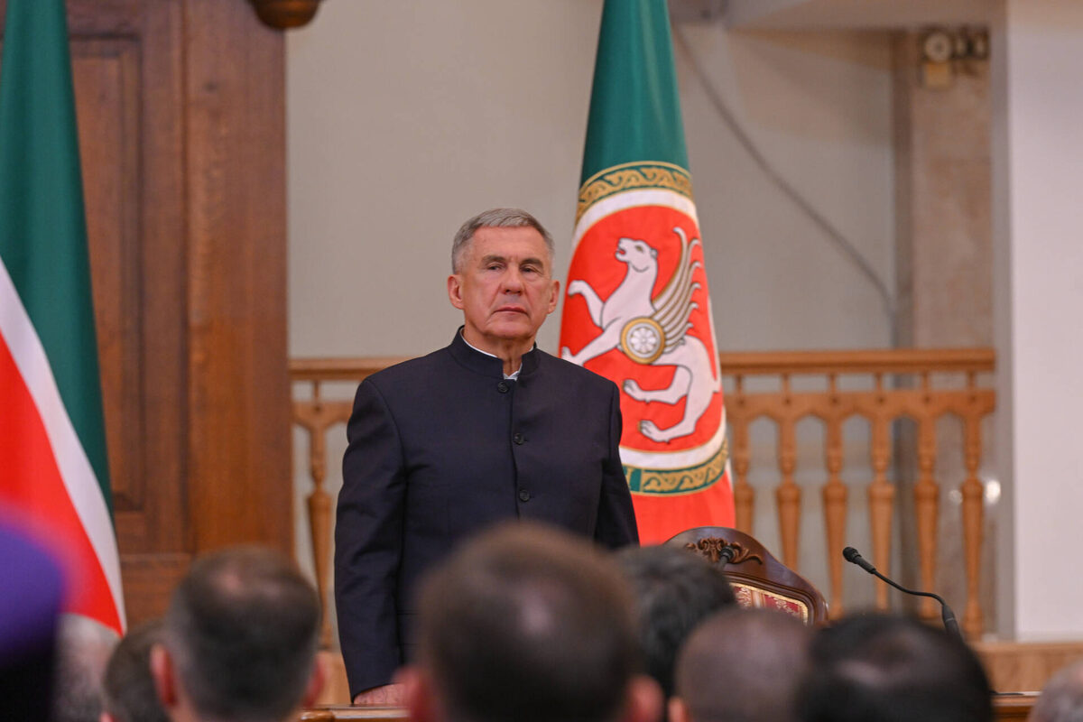 Рустам Минниханов поздравил жителей Татарстана с Днем Конституции РТФото: rais.tatarstan.ru