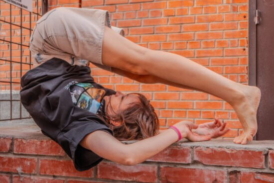 Босиком йога. На улице. При всех. А вы так можете?