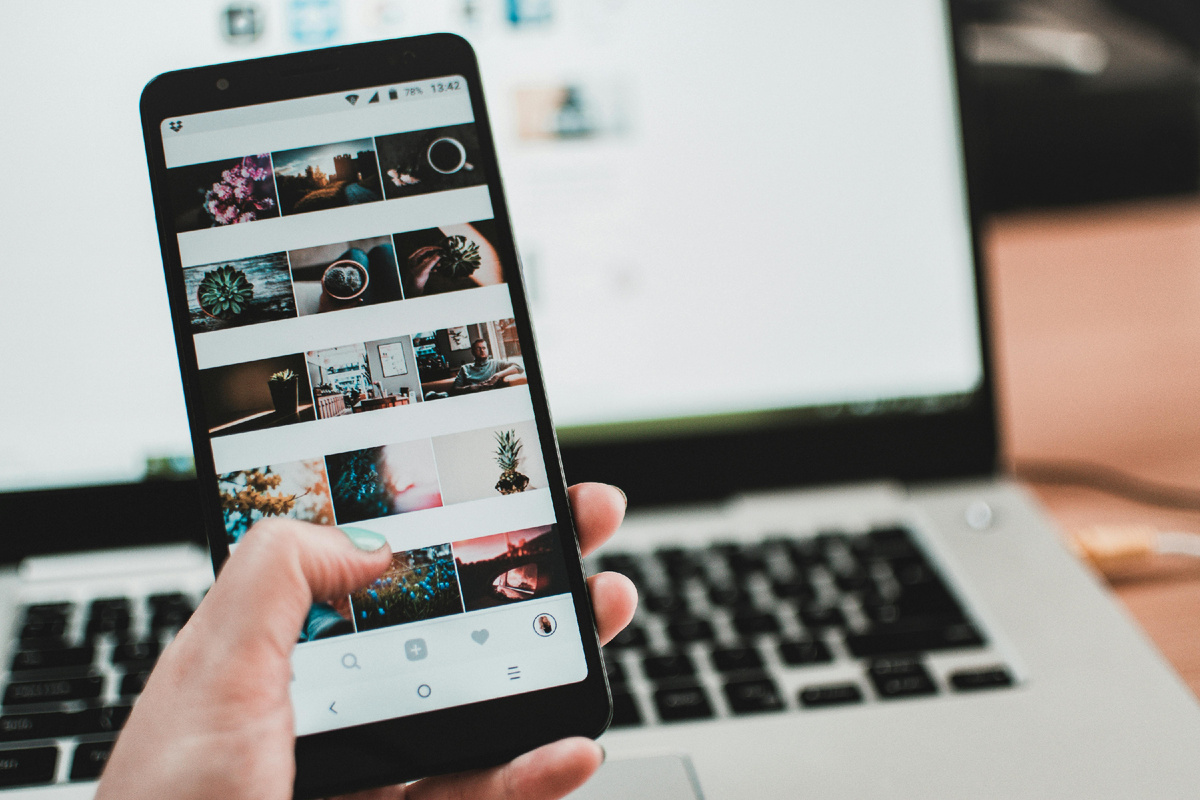 Фотограф: Lisa from Pexels: https://www.pexels.com/ru-ru/photo/samsung-galaxy-s8-macbook-pro-1092671/