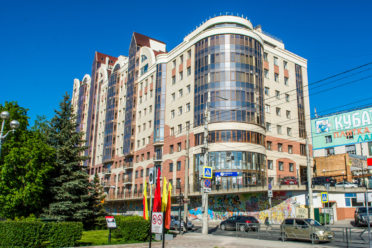 Максима Горького, 131