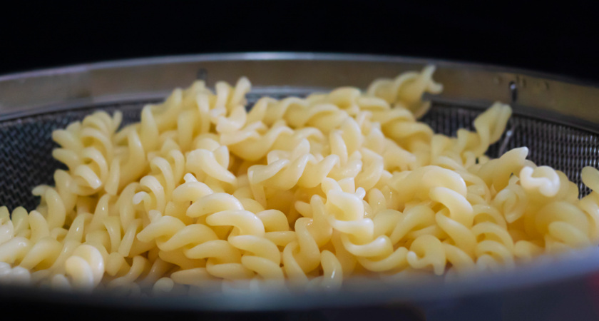    Зачем я капаю уксус в воду при варке макарон? 3 хитрых лайфхака для современных хозяек