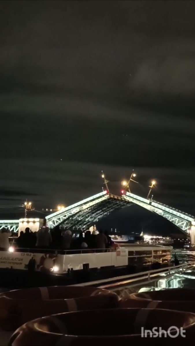 #разводмостов #последнийразвод #питерпрощаетсяслетом #навигационныйсезон2025 #невскаяночь #культурнаястолица #петропавловскаякрепость #бессонныйсанктпетербург #новостипитер #новыйденьначинаетсясрассвета 