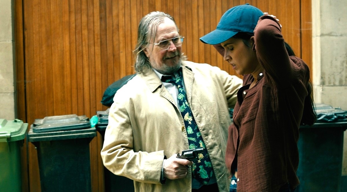 ... А старый контрразведчик слов любви не знает и подавно. 