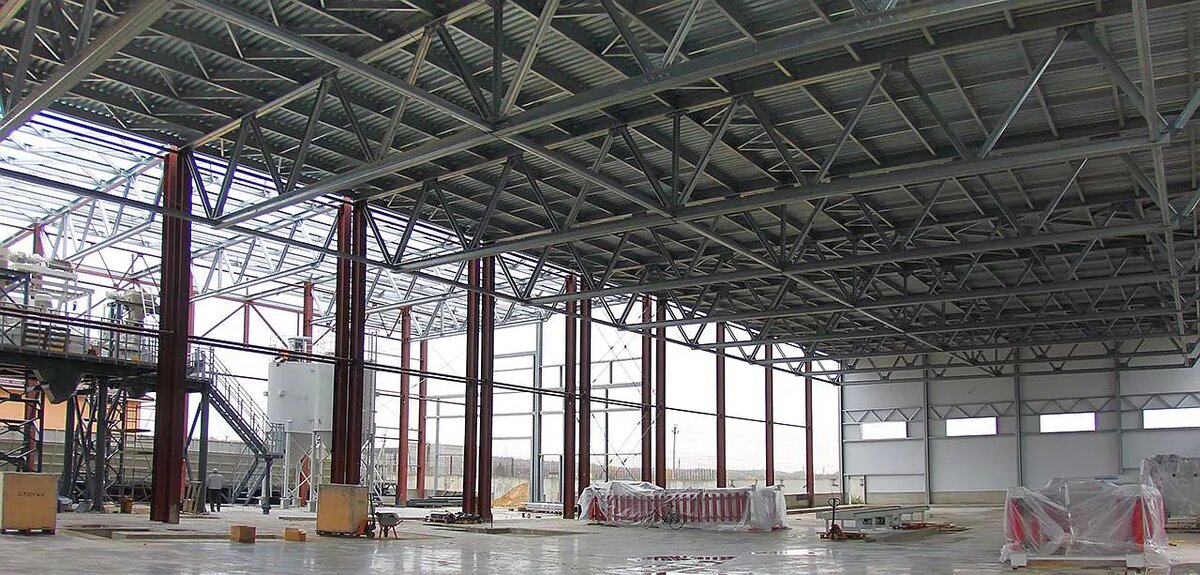 Разновысокие фермы: слева пролет 11м, справа 24 м