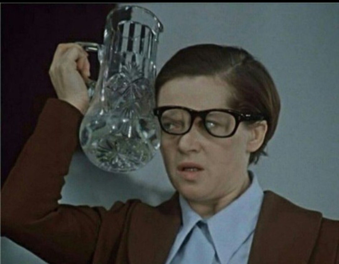 Кадр из фильма "Служебный роман", почти про меня.