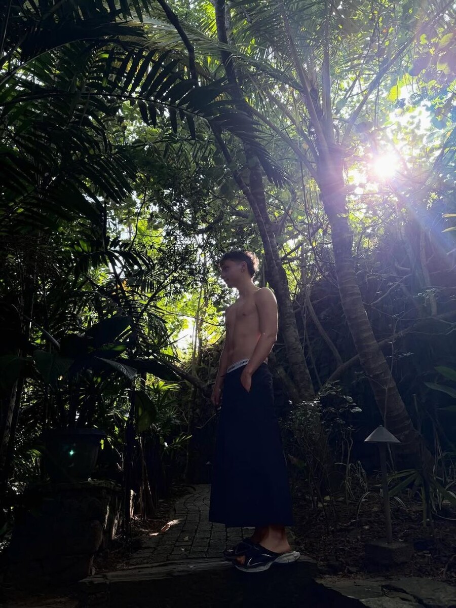    Ваня Дмитриенко и Аня Пересильд отдыхают вместе на Шри-Ланке. Источник: @dmitrienko_vanya*