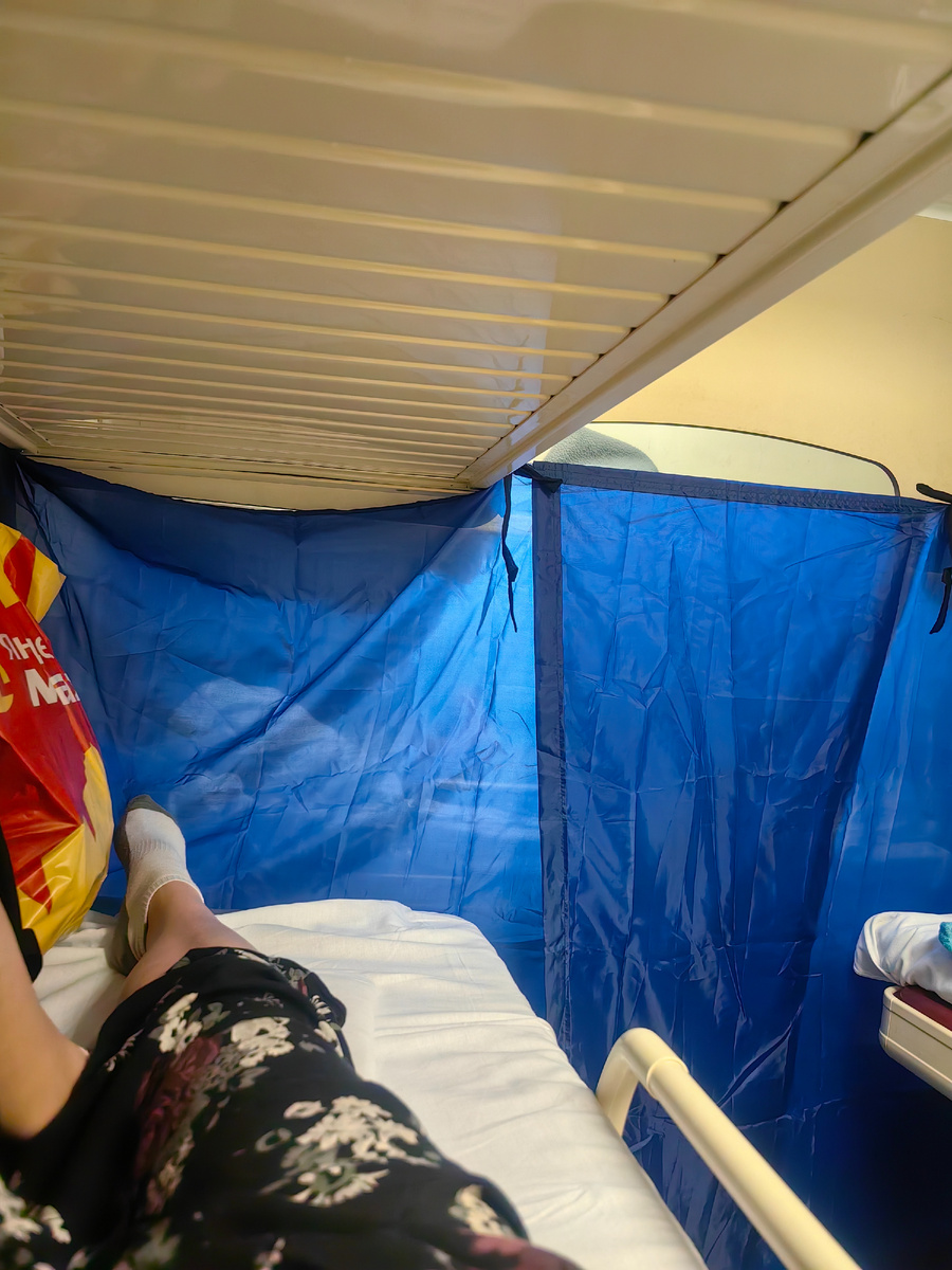 Чувствовала себя как у этой семьи в гостях)