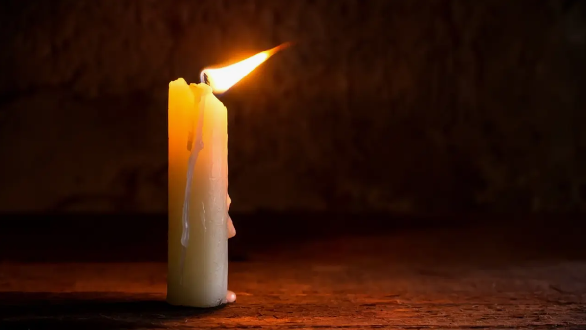 Не каждый ветер задует свечу. Свеча найдется на каждый вечер 