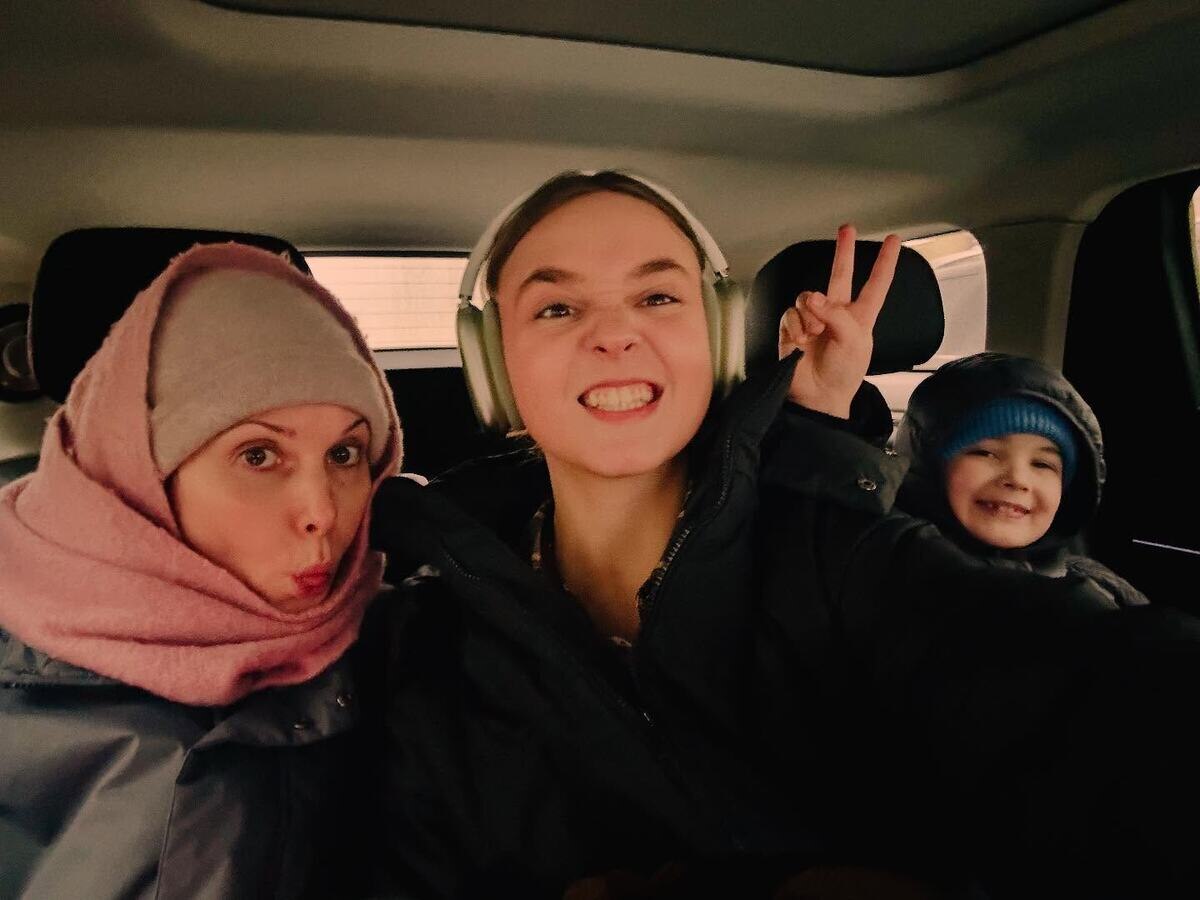 Александра Урсуляк с детьми