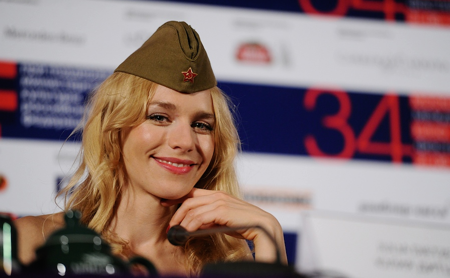 актриса Юлия Дитце (изображение из открытых источников в интернете)