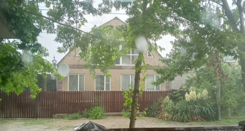    "Что же я наделал!" Построил забор - потерял дом: к чему может привести строительство такого забора