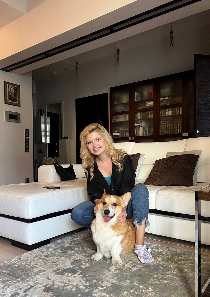 На фото: ведущая прогноза погоды на канале "Звезда"  Ольга Паршина