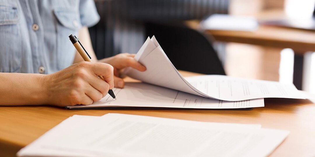 Чем опасна временная регистрация для собственника: 5 последствий