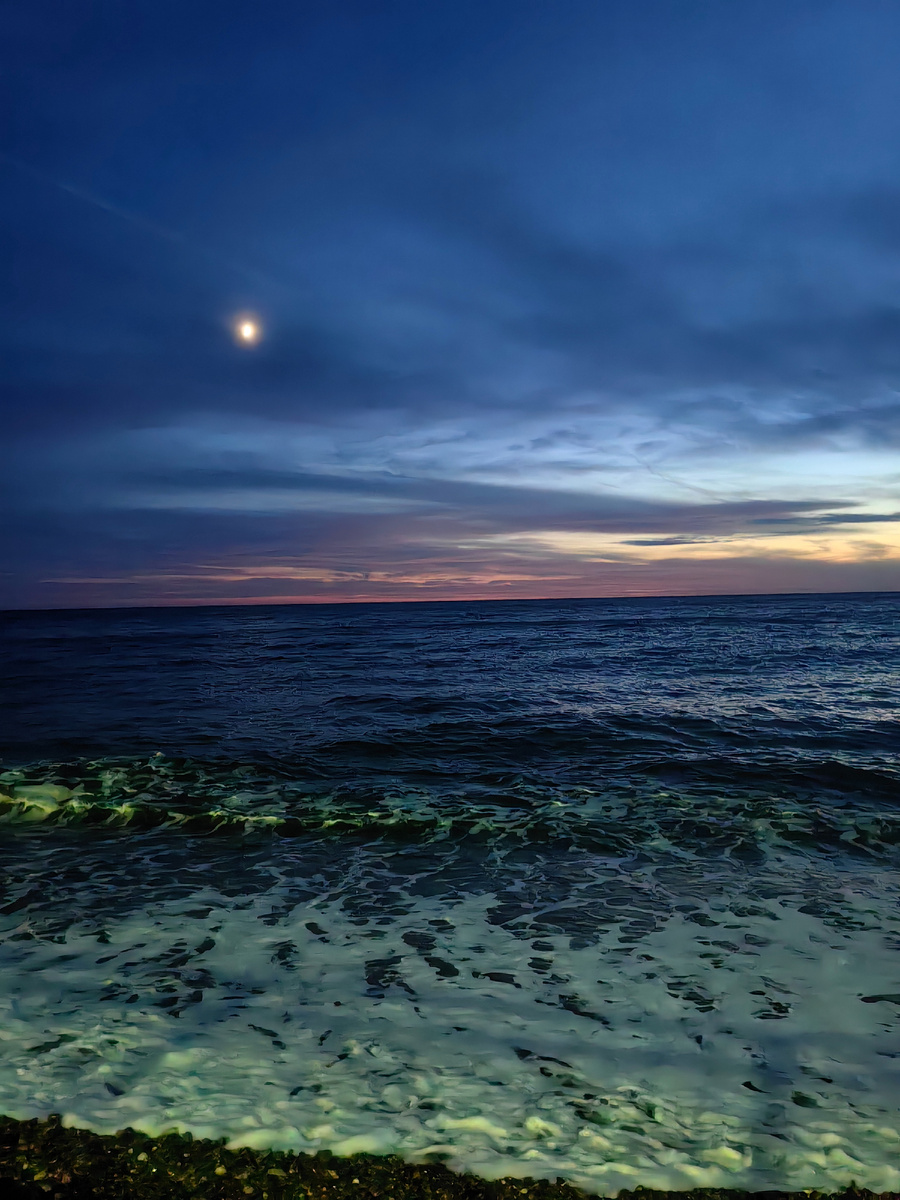 Разбавлю немного текст фотографиями с моря.