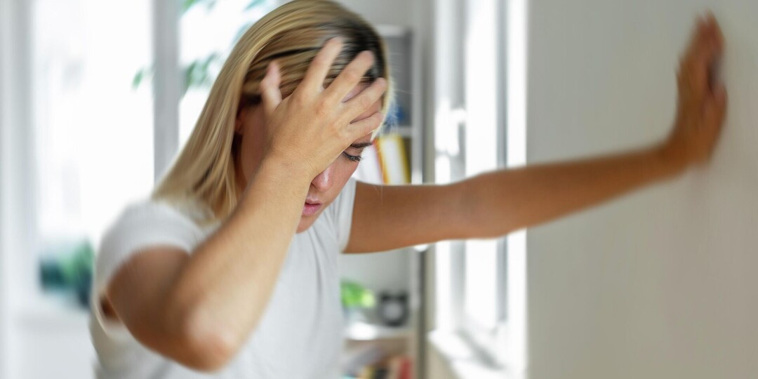 Почему кружится голова: простыми словами о тревожном симптоме