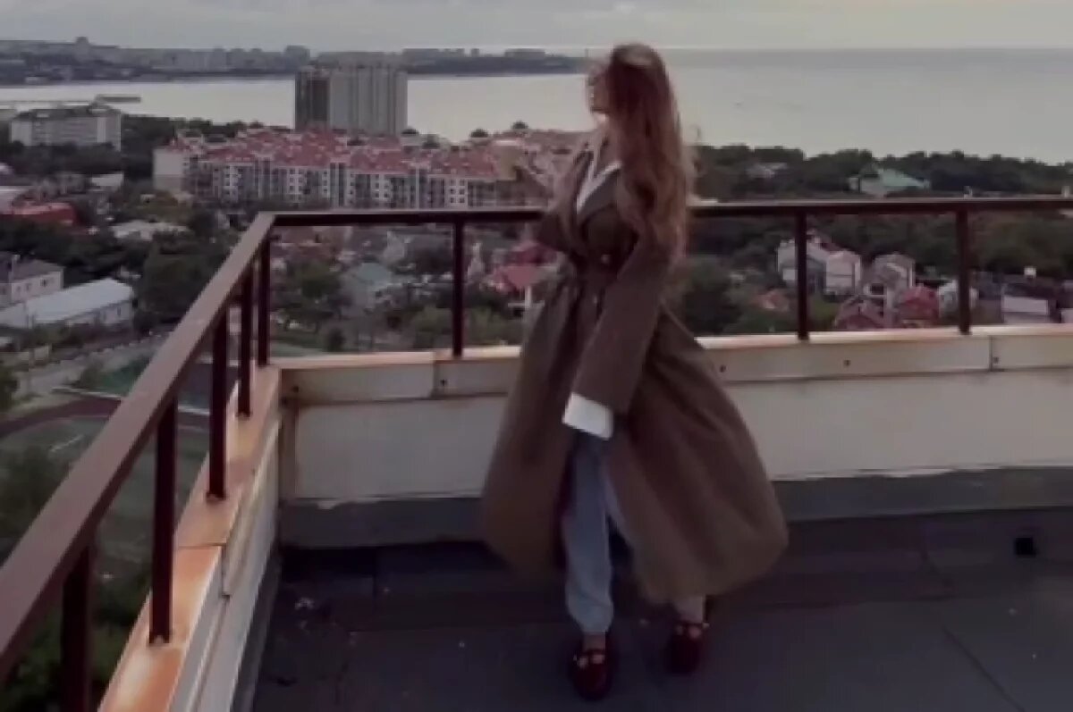    Алена Водонаева показала видео с балкона своей квартиры в Геленджике