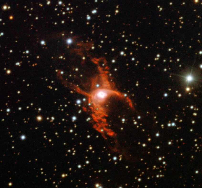 На этом снимке изображена биполярная планетарная туманность NGC 6537, сделанная с помощью телескопа New Technology Telescope в обсерватории ESO La Silla (Фото: ESO)