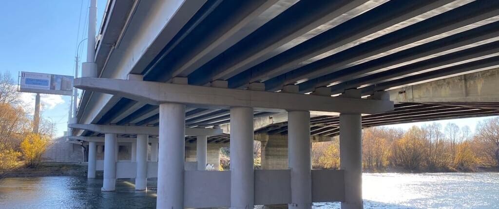 В НОВОСИБИРСКЕ ПОСЛЕ КАПРЕМОНТА ОТКРЫЛИ ДВИЖЕНИЕ ПО МОСТУ ЧЕРЕЗ ИНЮ