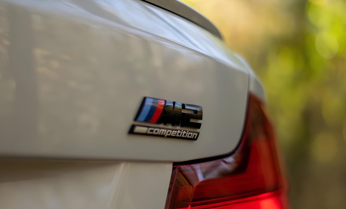    BMW избавляется от шильдика Competition