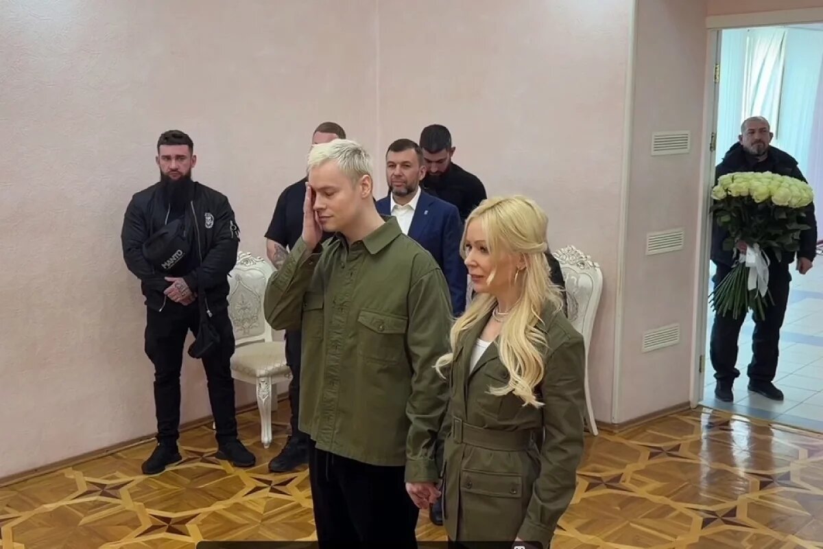    Дизайнер Шишкин назвал вызовом образы Shaman и Мизулиной в ЗАГСе