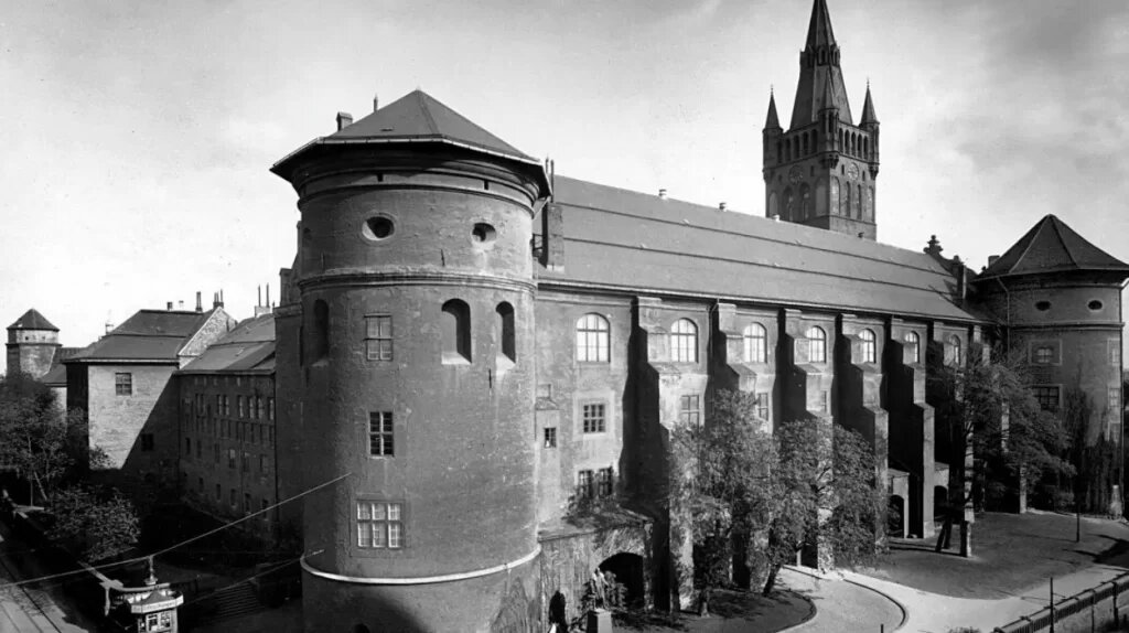   Королевский замок