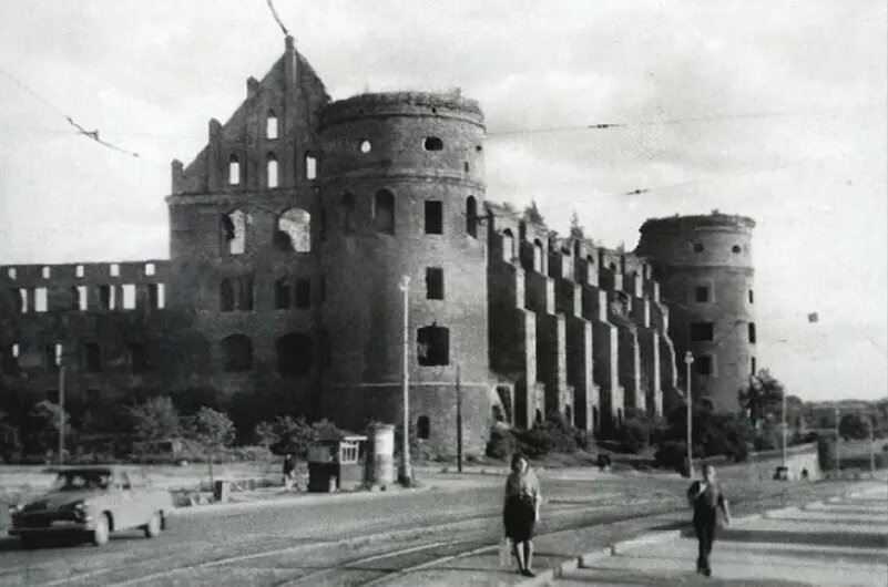   Королевский замок в 50-х