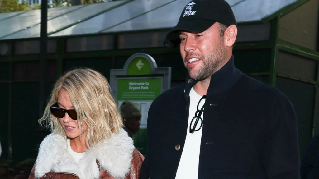 Фото: Сидни Суини и Скутер Браун в парке