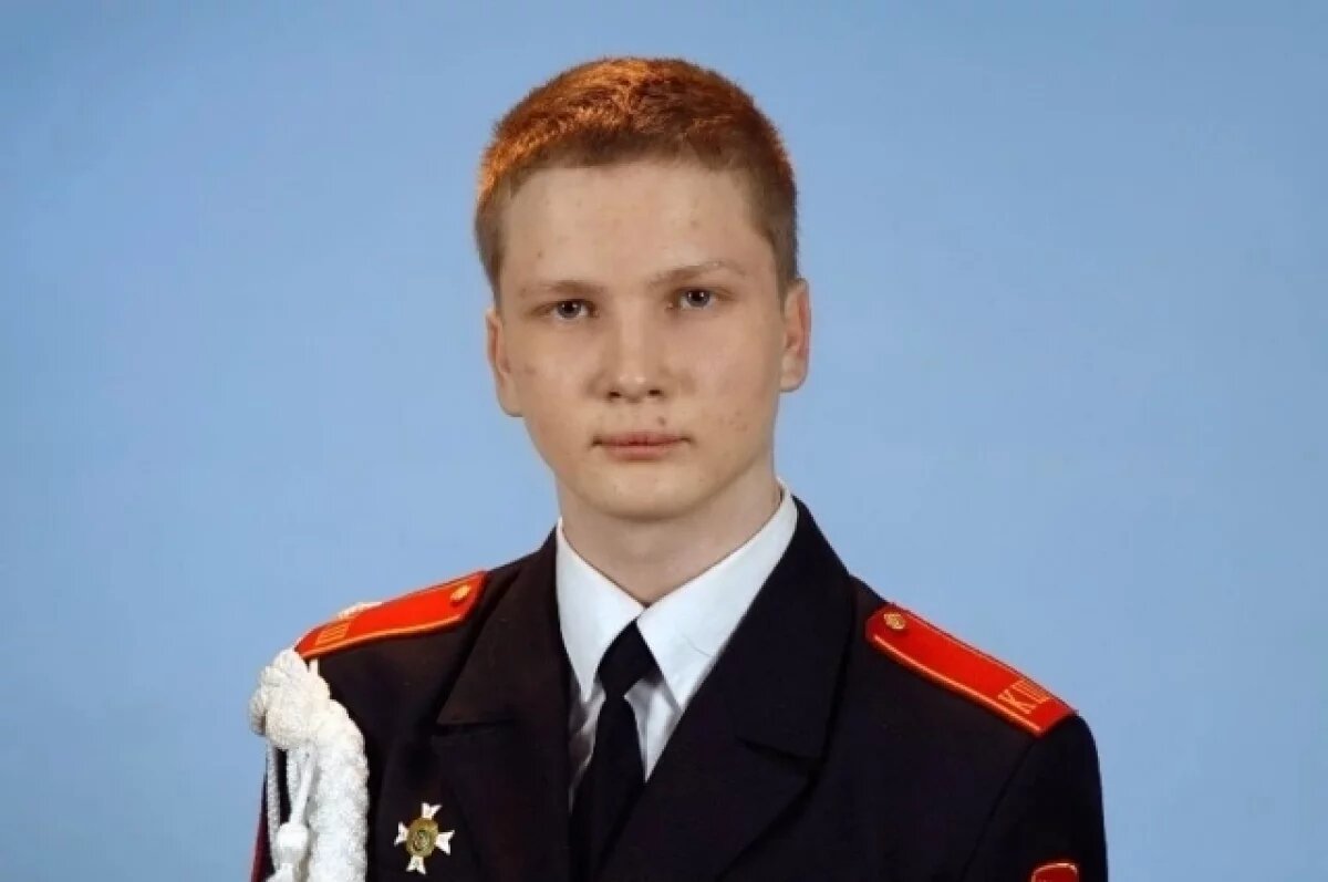    Сын погибшего в ходе СВО туляка пообщался с президентом на Красной площади