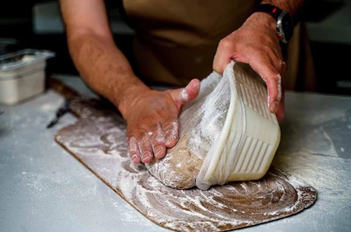    Выпечка на основе сухих и прессованных дрожжей также может отличаться по вкусу.