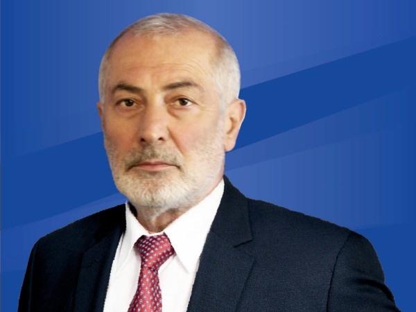 Виталий Калоев был избран депутатом Собрания представителей Владикавказа в сентябре 2019 года. Правда через год он сложил полномочия