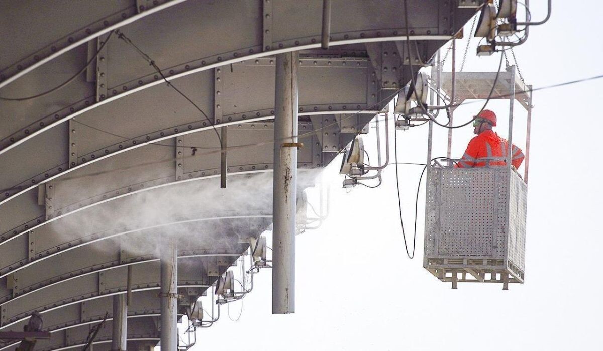     Промывка сооружения. Источник: mos ru Автор фото: Пресс-служба Мэра и Правительства Москвы