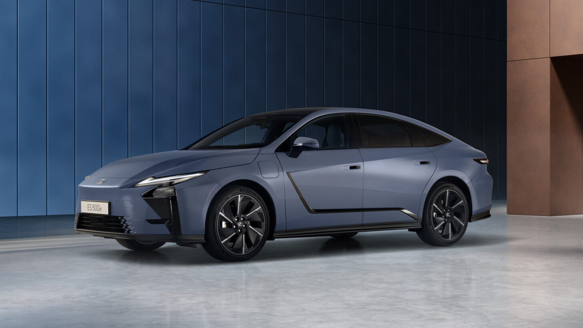    Lexus ES восьмого поколения. Фото Lexus