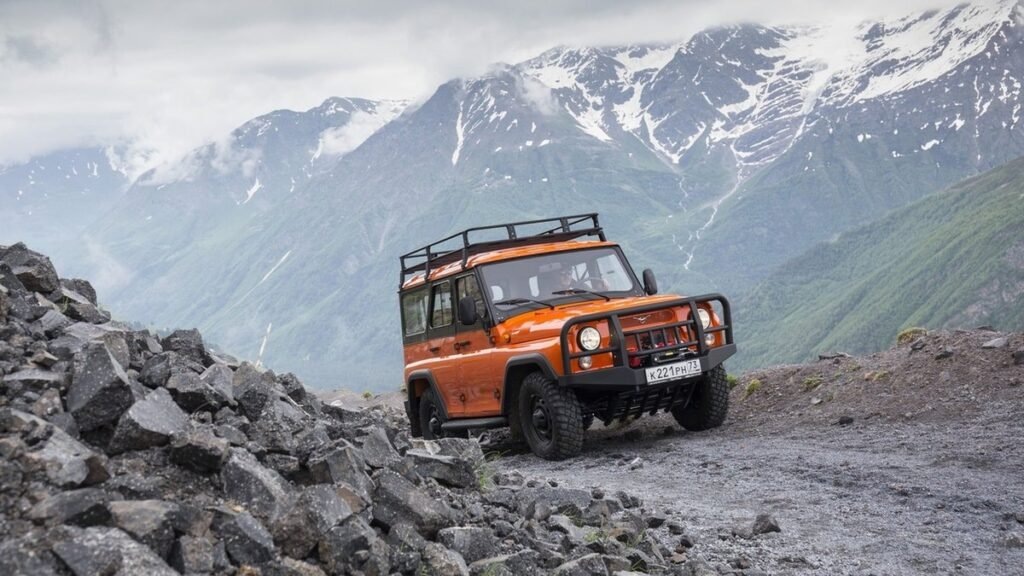    УАЗ прекратил выпуск внедорожника Hunter с автоматической коробкой передач (источник изображения) News Express Team