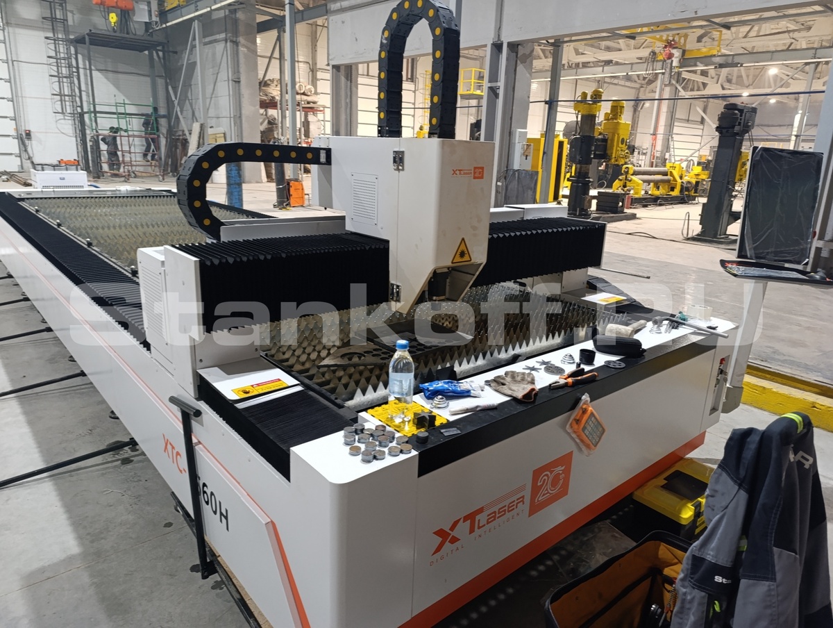 Оптоволоконный лазерный станок для резки металла XTC-1560H/6000 Raycus

