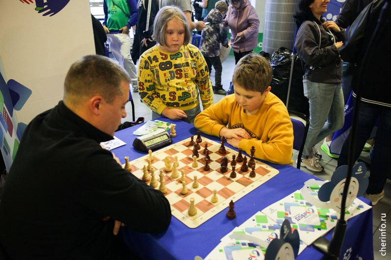    Фестиваль "Творим добро вместе!" прошел 3 ноября в Ледовом дворце.