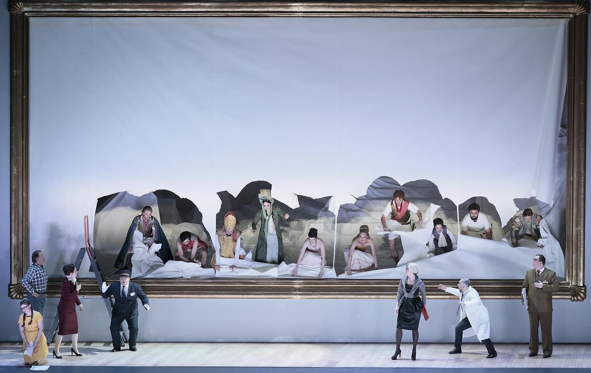 сцена из спектакля