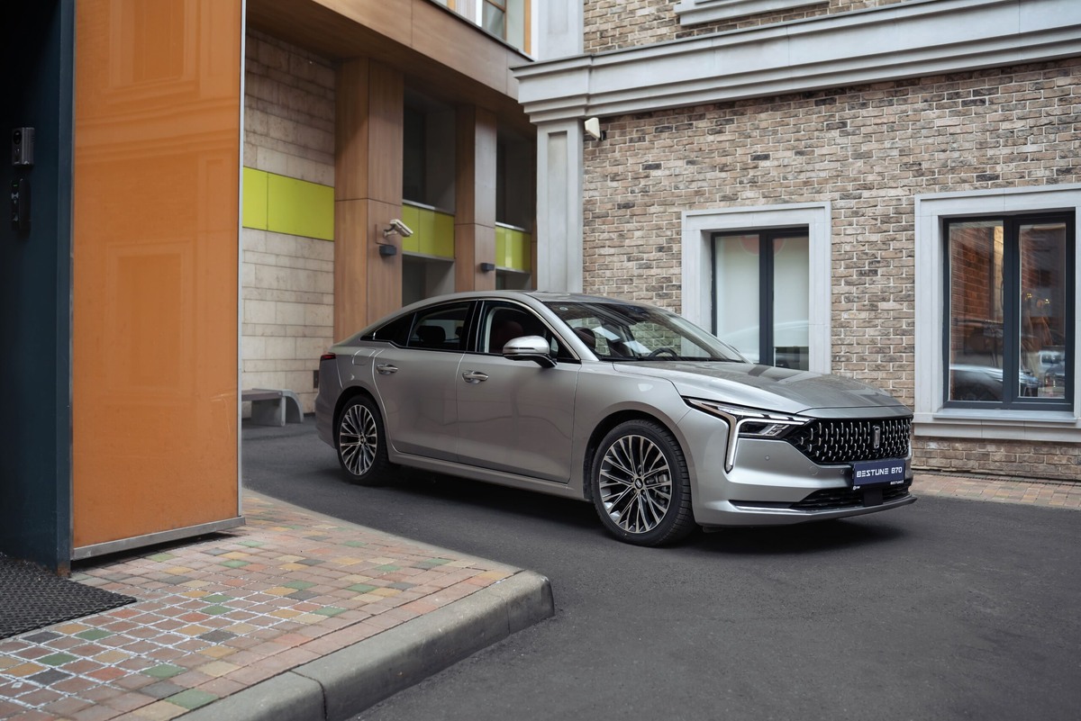    FAW Bestune B70. Фото FAW