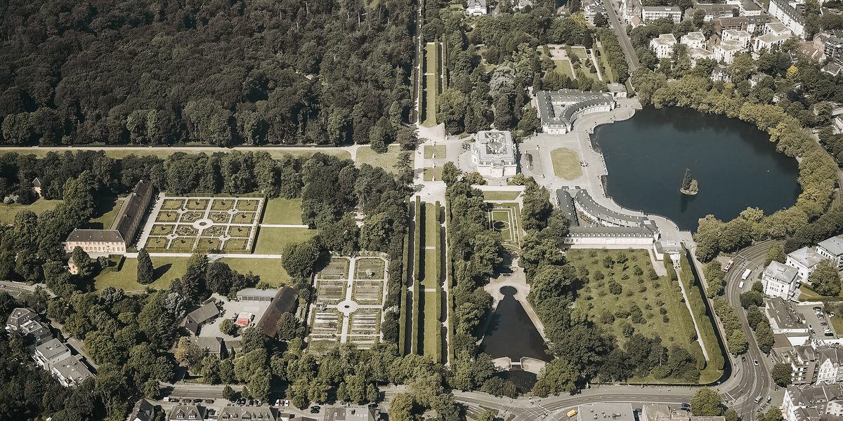 Дворец Бенрат с высоты птичьего полёта