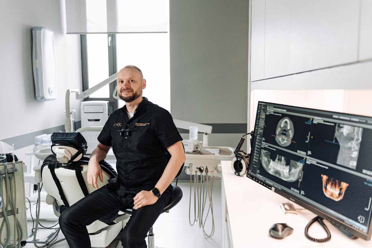 Евгений Прокопенко - специалист по гигиене полости рта Семейной стоматологии Михаила Агами (АMBC), «Лучший гигиенист России» по версии премии Startsmile Top 2025