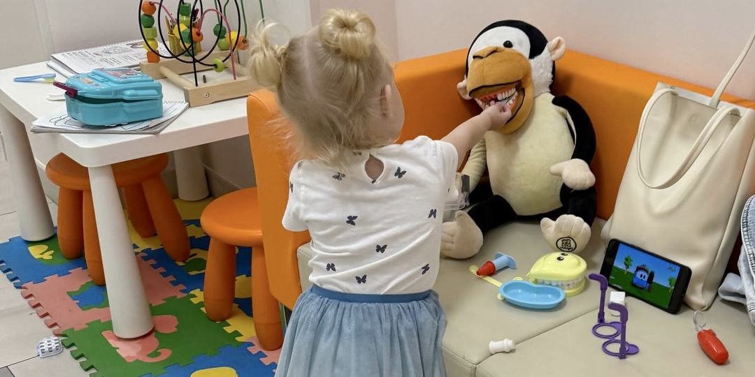 Как одна 20-минутная процедура защитит зубы вашего ребенка на долгие годы (и сэкономит нервы и бюджет)