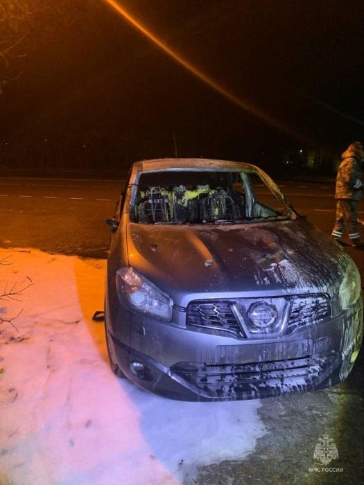 Поджог автомобиля в Печорах
Фото: пресс-служба ГУ МЧС России по Псковской области