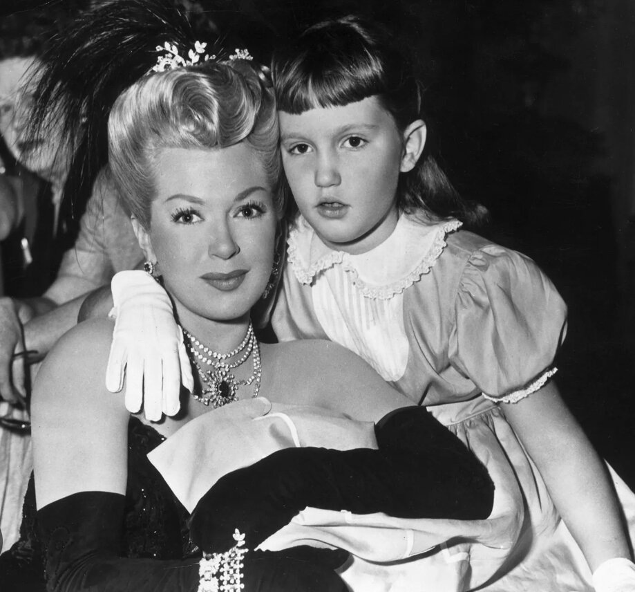 Лана и Шерил на публике. 