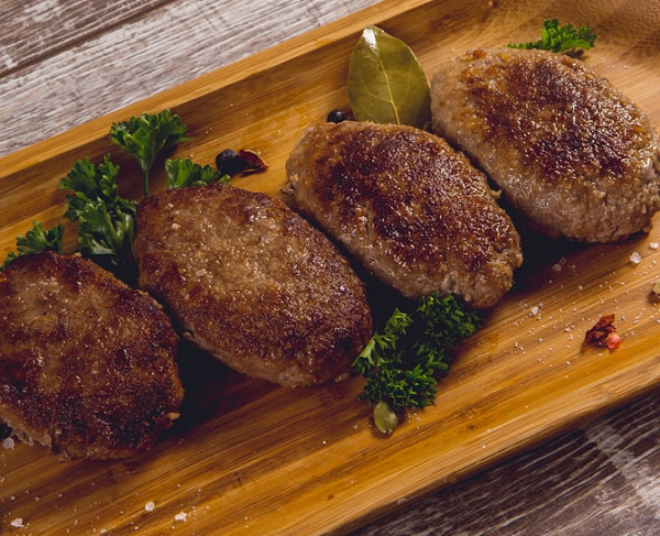 Котлеты по-домашнему. "Гжельское подворье"