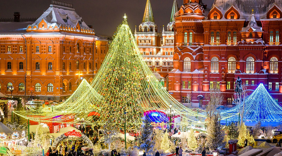 Как города в мире «рисуют» зиму светом