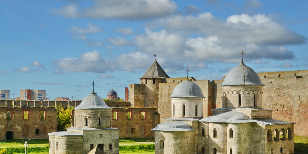 В двух шагах от Евросоюза: как выглядит самый закрытый город Ленобласти. Заглянем в Ивангород