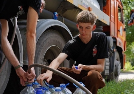    В ДНР школьники будут доставлять воду маломобильным гражданам