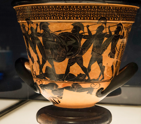 Рис. 1. Древнегреческий кратер (сосуд для смешивания вина с водой) с изображением сражающихся гоплитов (тяжеловооруженных воинов). Привычная сцена для вечно воюющей Древней Греции. VI век до н.э. Национальный археологический музей. Афины, Греция