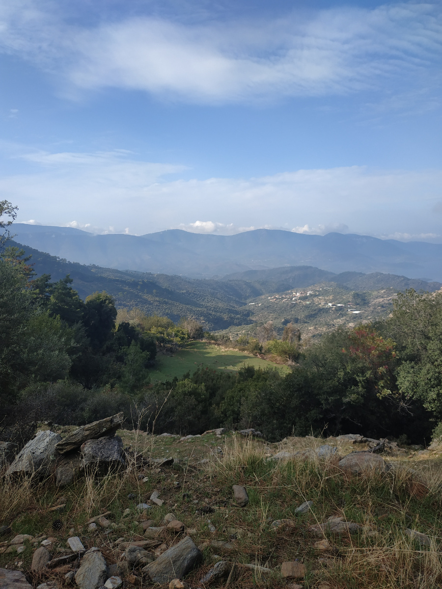 Внизу - Карахайят