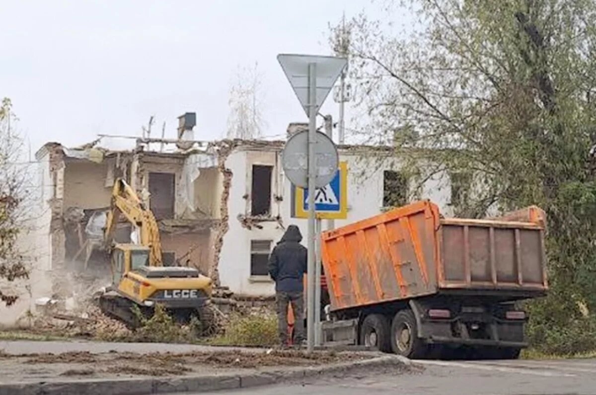    Так сносят старые дома на ул. Измайлова в Пензе.