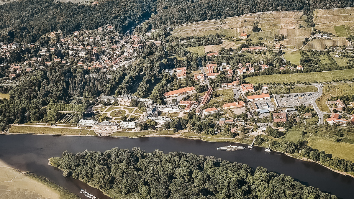 Дворец Пильниц с высоты птичьего полёта 